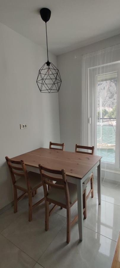 Barakokula Lägenhet Omiš Exteriör bild